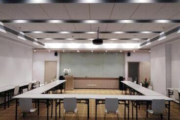 Отель Hanting  Kunshan Wanda Plaza