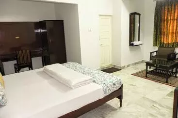 Hotel Kishan Kunj
