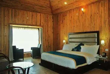 ホテル Ojaswi Himalayan Resort