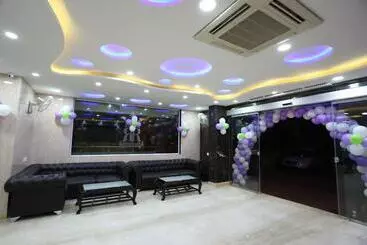 هتل Rr International