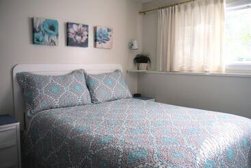 1 Of A Kind Sculpture B&b