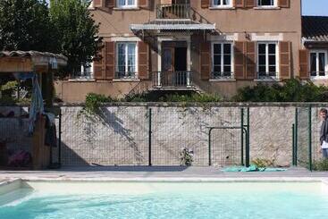 مبيت وإفطار Le Clos Des Tanneurs