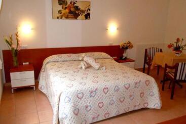 호텔 Albergo Elvira