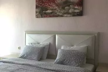 アパートホテル Alexandros