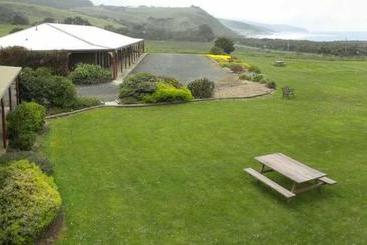 Skenes Creek Lodge Motel And Restaurant