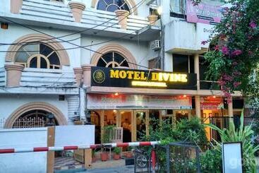 Motel Divine International