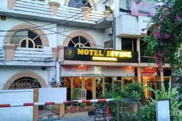 Motel Divine International