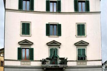 تختخواب و صبحانه Sette Note Guest House