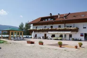 Hotelli Pension Wirt Am Bach