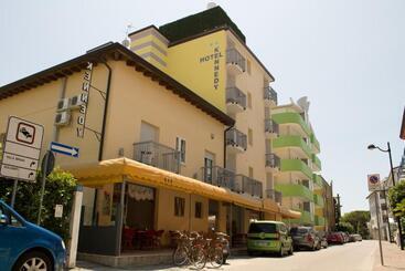 בית מלון כפרי Kennedy