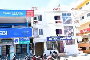 ホテル Ganesh Lodge