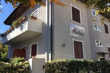 민박 Garni Villa Betty