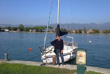 בית מלון כפרי Villa Liberty Versilia