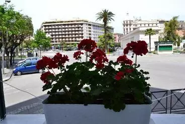 تختخواب و صبحانه Conte Di Cavour