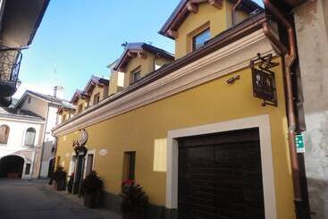 تختخواب و صبحانه Le Reve Charmant