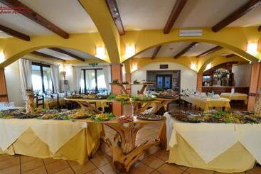 ホテル Albergo Ristorante Pizzeria Monte Arcosu