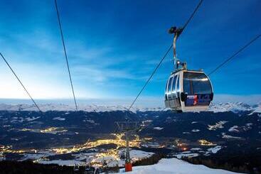 Отель Chalet Kristall   Dolomites Garden Chalet