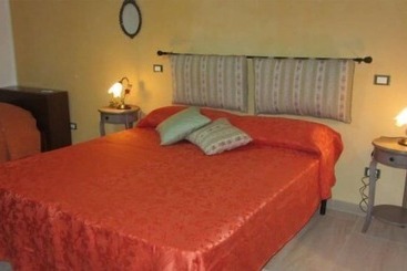 تختخواب و صبحانه Cofanomare