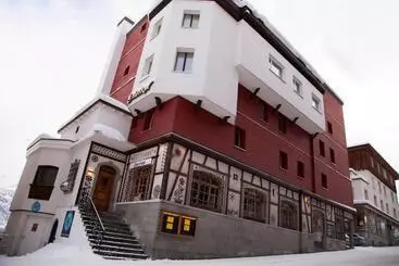 Hotel Chamanna Bed & Breakfast