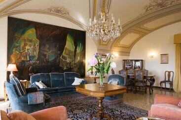 Villa Farinella Bed & Breakfast