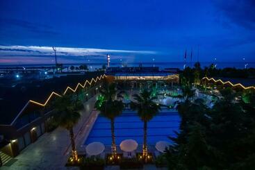 هتل Green Palace Suite