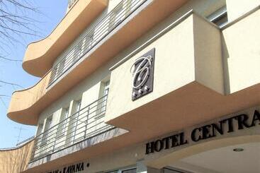 酒店 Central Slavonski Brod