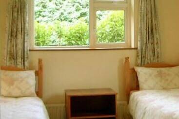 Hotell Hazelwood Bed & Breakfast