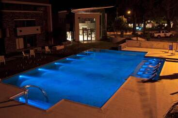 Hotel Altos De Merlo Suites