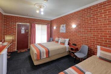 Motel Elms Motor Inn