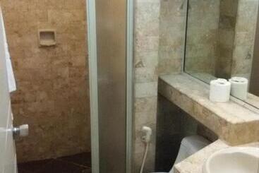 Apart Hotel Ralph Anthony Suites