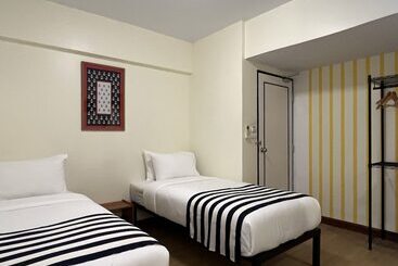 Pensió Nautical Home B&b Khaolak