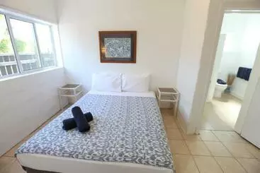 ツーリストアパートメント White House Apartments