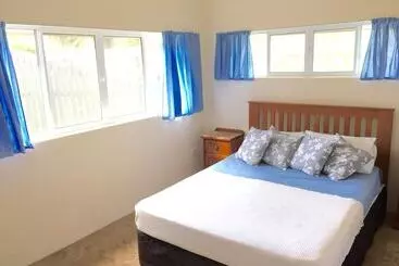 آپارتمان‌های توریست‌ها White House Apartments