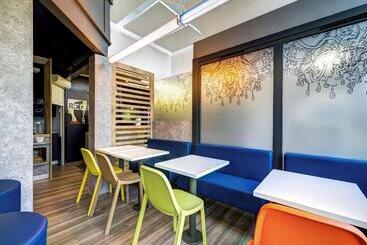 Hotel Ibis Budget Caen Memorial