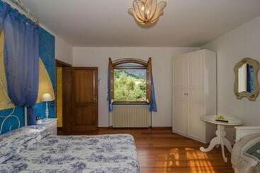 בית מלון כפרי La Casa Gialla