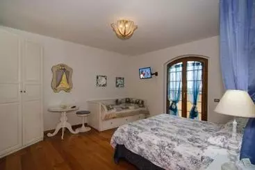 Hotelli La Casa Gialla