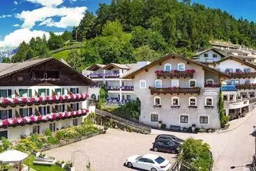 ホテル Oberwirt Weisses Kreuz