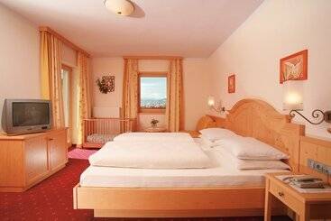 Отель Oberwirt Weisses Kreuz