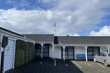 Papakura Pioneer Motor Lodge & Motel