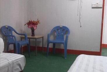 בית מלון כפרי Airlines Business