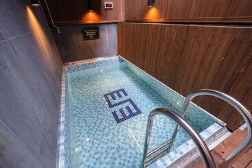 هتل Louis Boutique