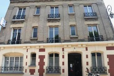 هتل Hôtel De Clagny