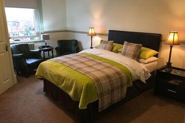 Bed and Breakfast Abberley House