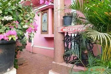 Hotelli Kunal Beach House