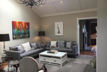 استراحتگاه Kalldeen Luxury Accommodation