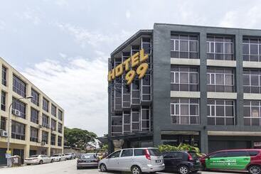 Отель 99 Kelana Jaya