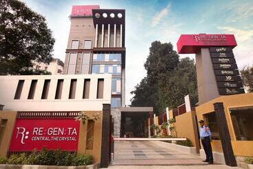 Отель Regenta Central The Crystal Kanpur