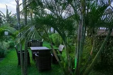 Resort Saffron Beach Bistro & Cottages