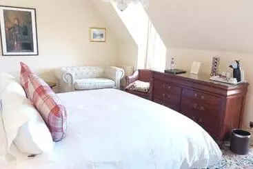 تختخواب و صبحانه Blervie House