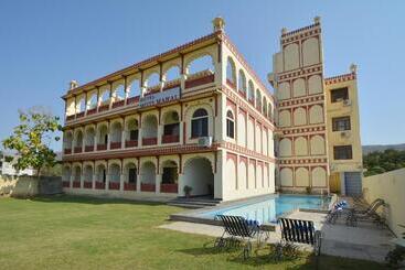 ホテル Moti Mahal  A Heritage Haveli